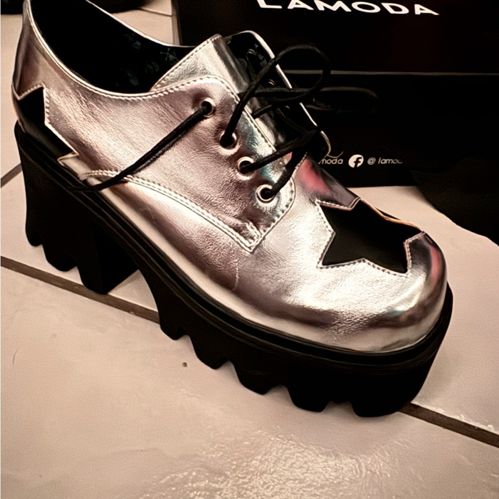 Platform shoes - Picture 2 of 2